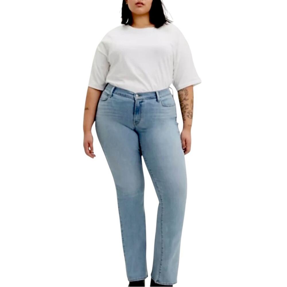 Levi’s Classic Bootcut Jeans Women’s Size 24W Plus Mid Rise Medium Blue Denim